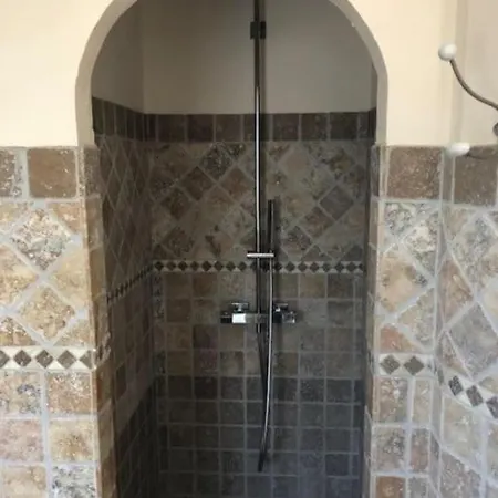 Valentine By Intendance Excellency * Πόρτο Βέκιο